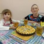 Пирог с жимолостью